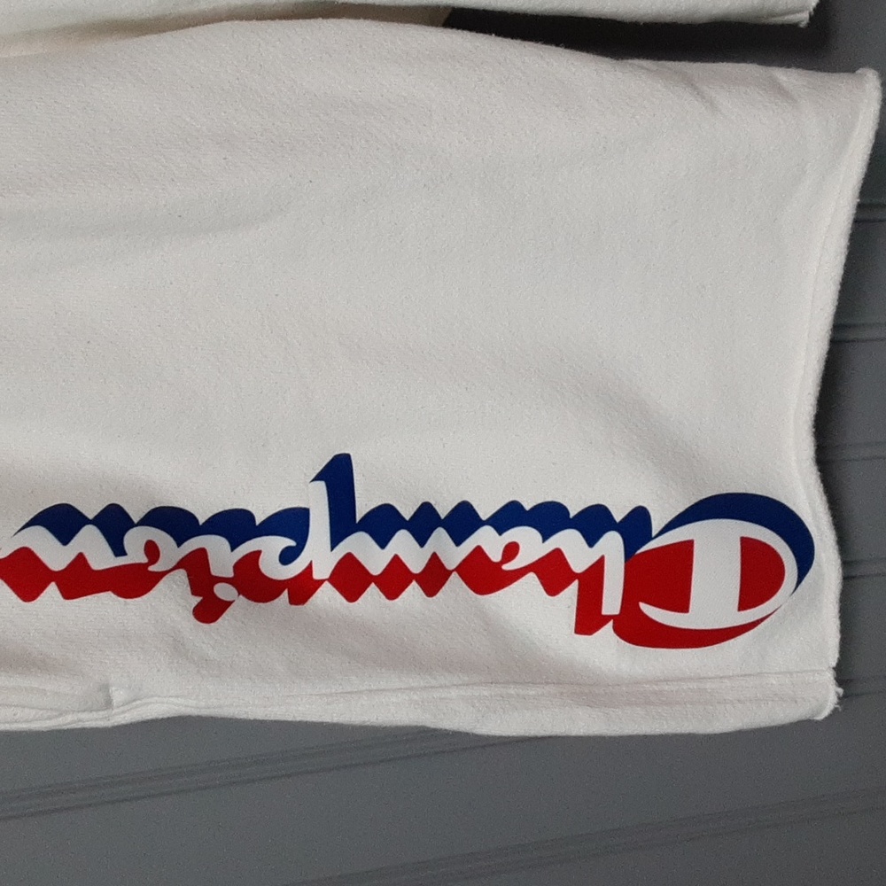 Champion Reverse Weave Shorts - Picture 2 of 8
